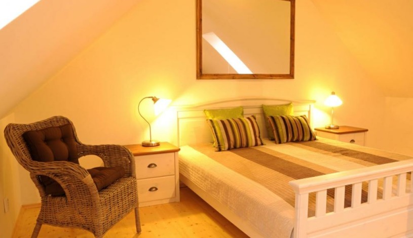 Time Cafe Penzion Příbram - Dvoulůžkový apartmán, Dvoulůžkový apartmán mezonetového typu s výhledem na Svatou Horu, Čtyřlůžkový apartmán