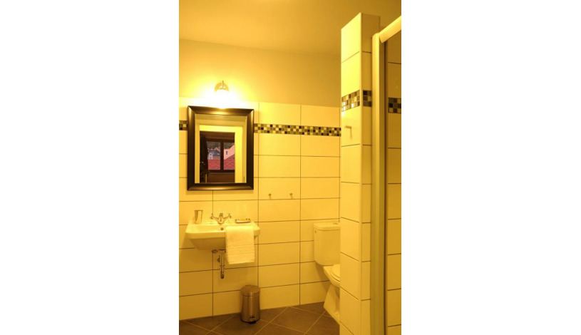 Time Cafe Penzion Příbram - Dvoulůžkový apartmán, Dvoulůžkový apartmán mezonetového typu s výhledem na Svatou Horu