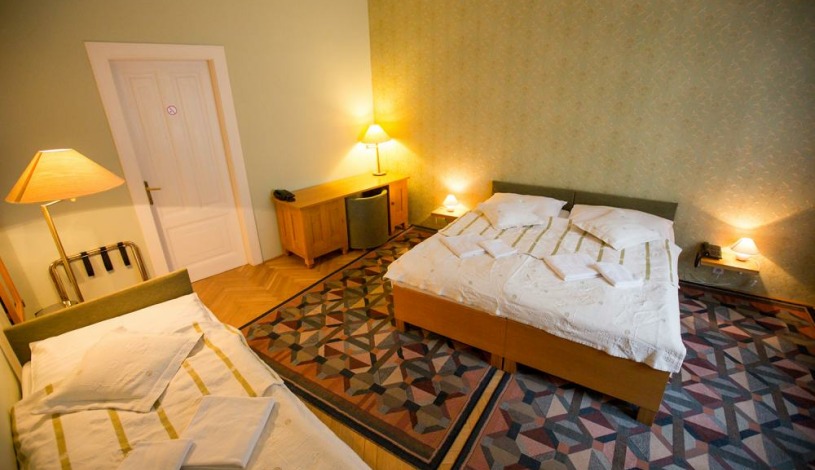 Hotel U Beránka Náchod - Dvoulůžkový pokoj SECESE s přistýlkou