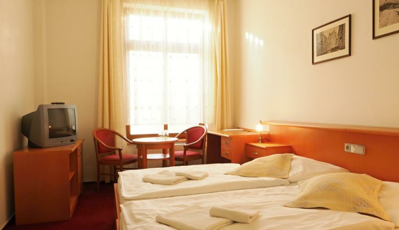 Hotel U Beránka Náchod - Dvoulůžkový pokoj SUPERIOR s přistýlkou