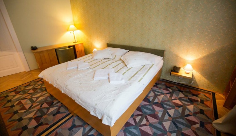 Hotel U Beránka Náchod - Dvoulůžkový pokoj SECESE s přistýlkou