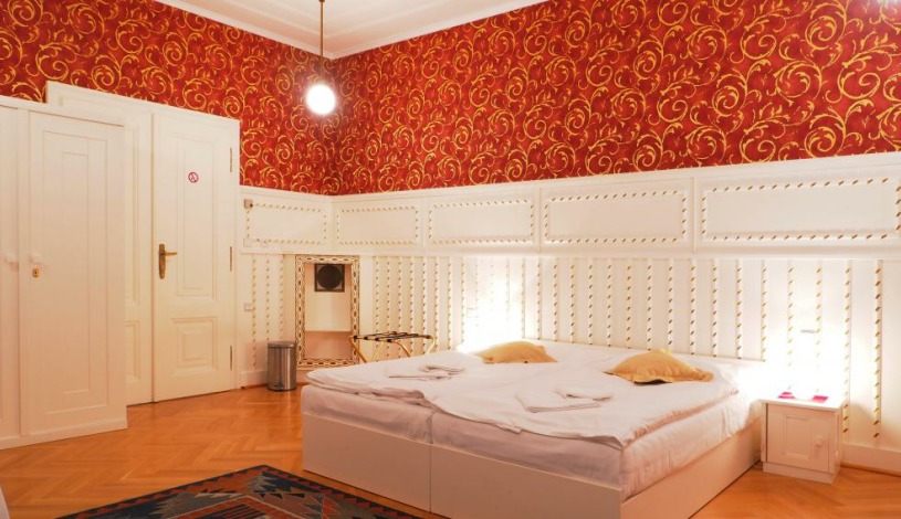 Hotel U Beránka Náchod - Dvoulůžkový pokoj SUPERIOR s přistýlkou