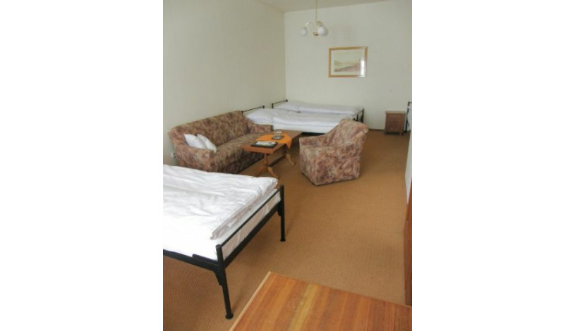 Hostel Little Quarter Hotel Praha - Трехместный номер с общей ванной комнатой, Четырехместный номер с общей ванной комнатой