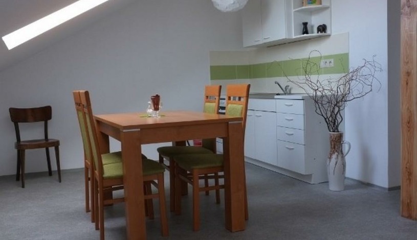 UBYTOVÁNÍ V SOUKROMÍ - Vinotéka Benešov