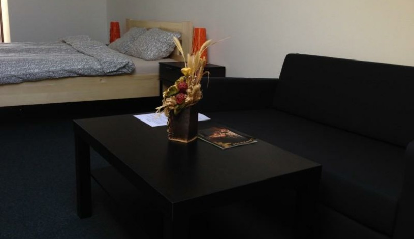 UBYTOVÁNÍ V SOUKROMÍ - Vinotéka Benešov - Dvoulůžkový pokoj s přistýlkou