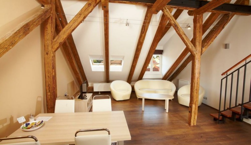 Residence U Černé věže České Budějovice - Čtyřlůžkový apartmán s mezonetem a terasou