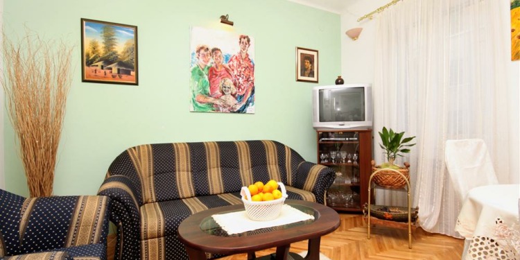 3-spálňový Apartmán v Split Podstrana s kuchyňou pre 6 osôb