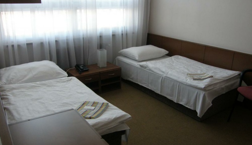 UNIHOTEL Liberec - dvoulůžkový pokoj - Economy - buňka - bezbariérový