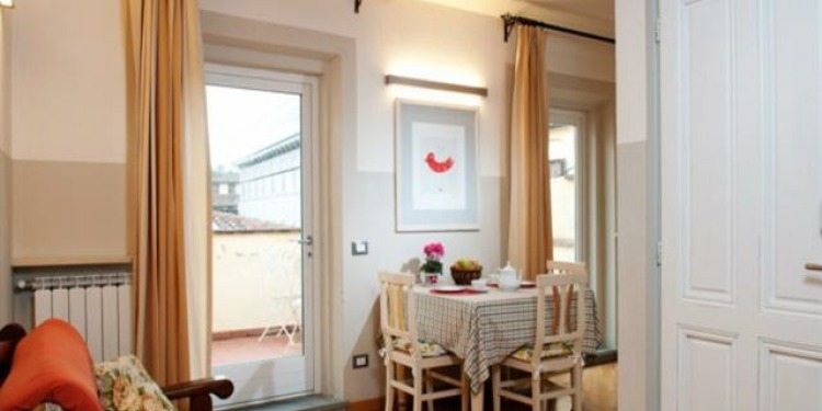 2-bedroom Firenze Santa Croce with kitchen for 6 persons