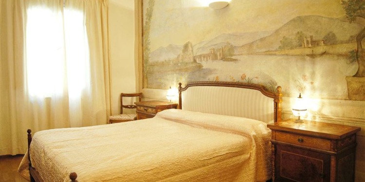 2-Schlafzimmer Firenze Santa Maria Novella mit Küche für 4 Personen