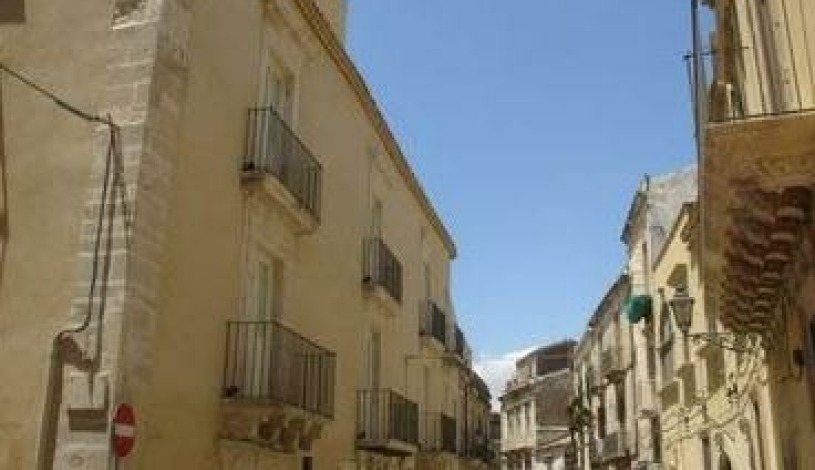 Apartment Via Salomone Siracusa - Apt 15170