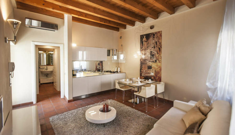 Apartment Via San Pietro Incarnario Verona - Apt 41412