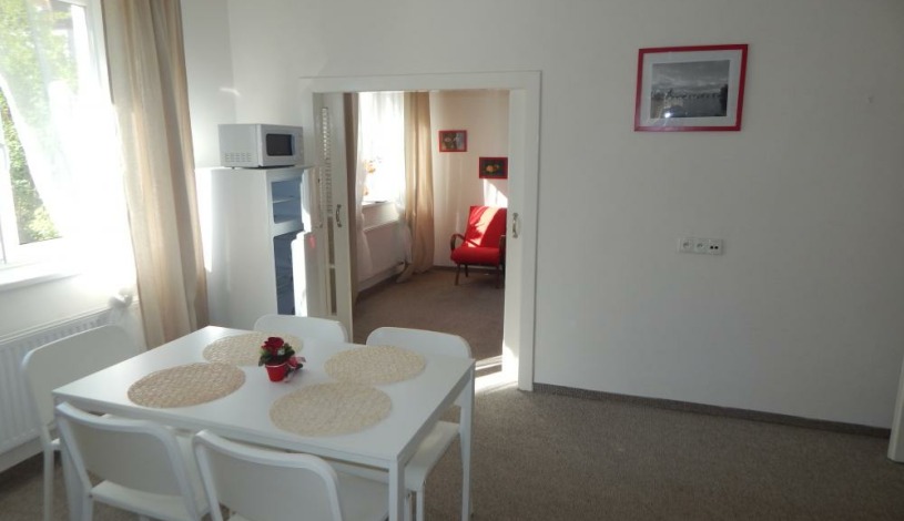 BookClever Apartments Prague Praha - SouthWest Apartments A4 - Apartmán 6 os. přízemí 3 ložnice záchod na chodbě