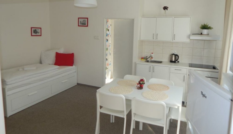 BookClever Apartments Prague Praha - SouthWest Apartments A4 - Apartmán 6 os. přízemí 3 ložnice záchod na chodbě