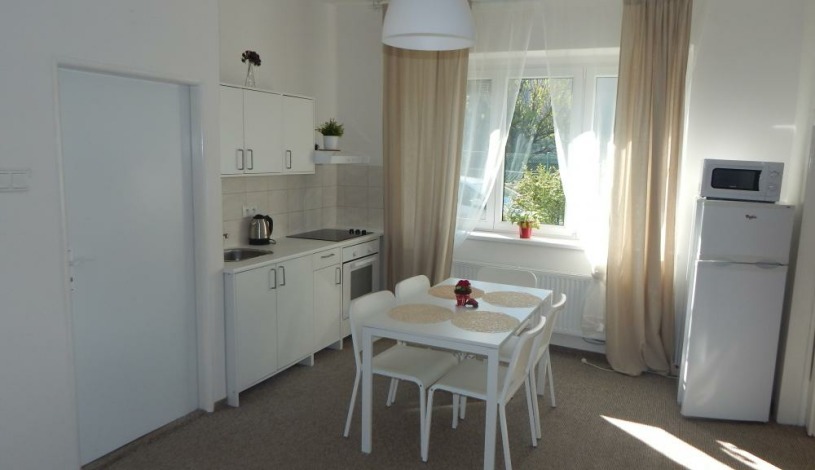 BookClever Apartments Prague Praha - SouthWest Apartments A4 - Apartmán 6 os. přízemí 3 ložnice záchod na chodbě