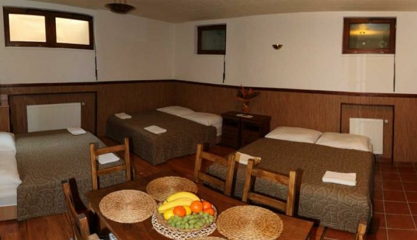 BookClever Apartments Prague Praha - City  Garden Apartments  wellness  5 - Studio 6 os. v suterénu koupelna mimo pokoj