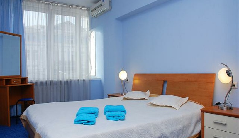 Apartment Volodymyrska Kiev