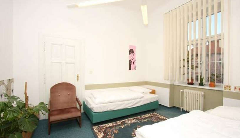Hostel Vyšehradská Praha - Одноместный номер с общей ванной комнатой