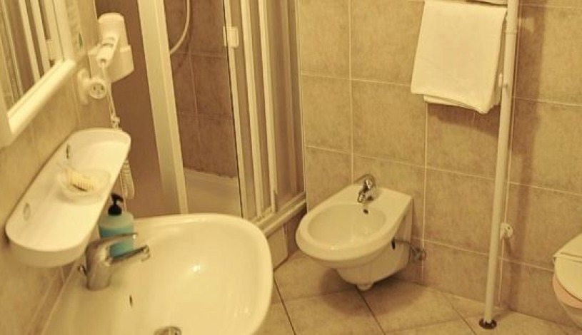 Hotel White House Praha - 6 bedded room