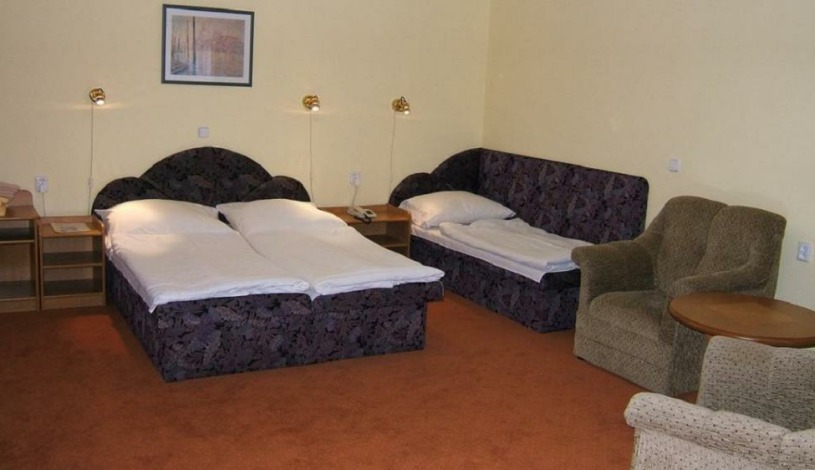 Hotel YORK Plzeň - Dvoulůžkový s přistýlkou, Čtyřlůžkový