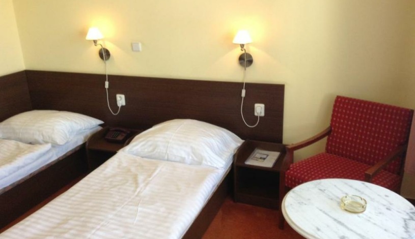 Hotel YORK Plzeň - Dvoulůžkový s přistýlkou, Dvoulůžkový