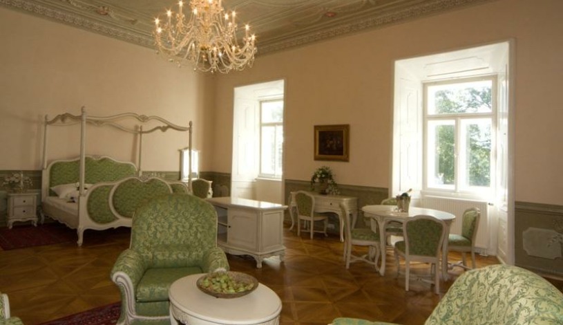 Zámek Hrádek Sušice - Royal