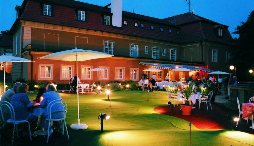 Hotel Zámek Štiřín Kamenice