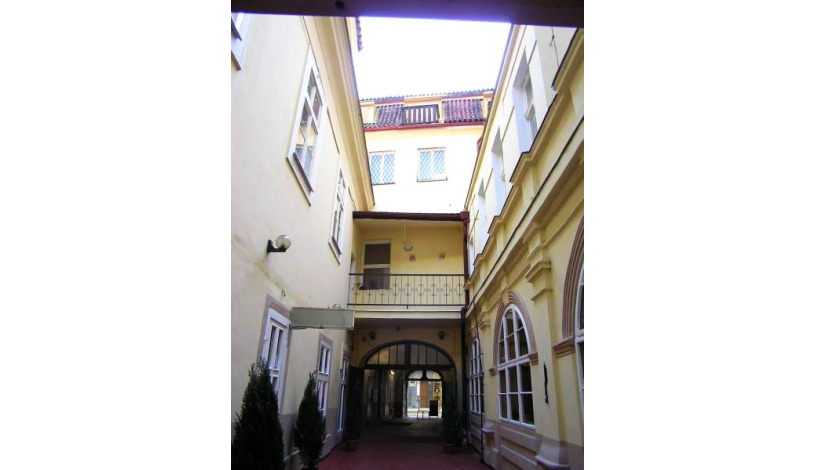 U dvou zlatých klíčů Praha